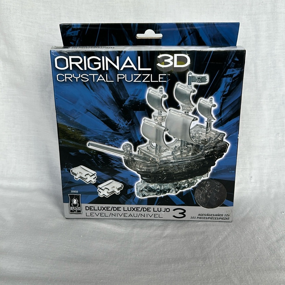 BePuzzled Original 3D Crystal Puzzle Deluxe Level 3 - Pirate Ship